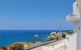 Balkon vom Hotel Albatros in Ischia, Italien, mit blauem Meer 