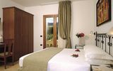 Zimmerbeispiel im Blu Hotel Morisco in Sardinien, Italien