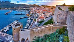 Calvi, Blick auf Stadt und Hafen