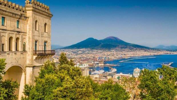 Blick auf Neapel und Vesuv