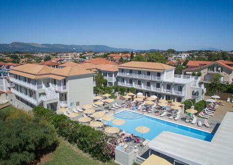 Hotel Cavo D'Oro, Hotelanlage mit Pool