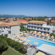 Hotel Cavo D'Oro, Hotelanlage mit Pool