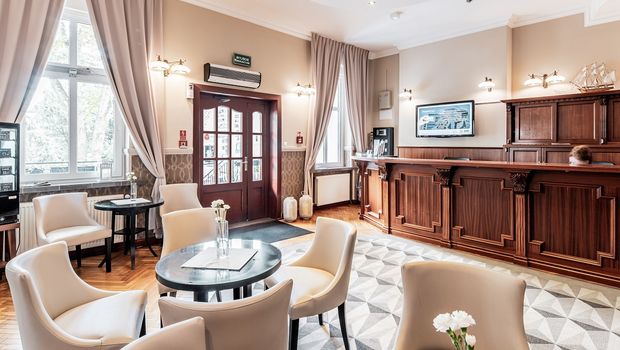Rezeption im Jantar Spa Hotel