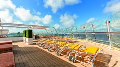 Mein Schiff 4 an Deck