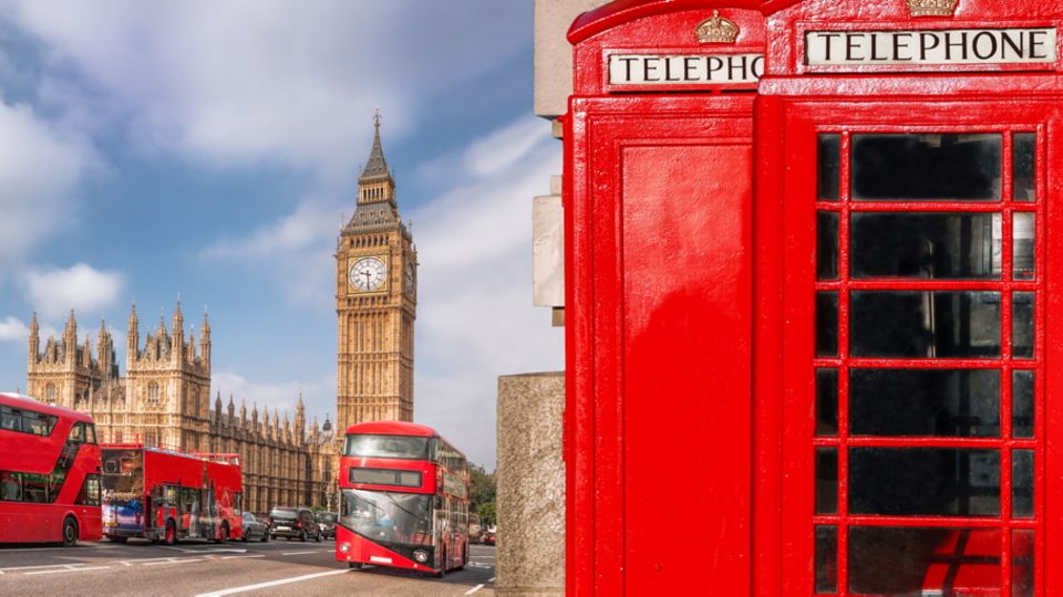 Typisch London - Big Ben, rote Doppeldeckerbusse und Telefonzellen