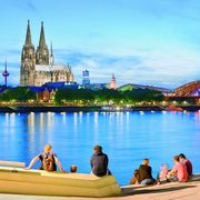 Rheinufer mit Kölner Dom