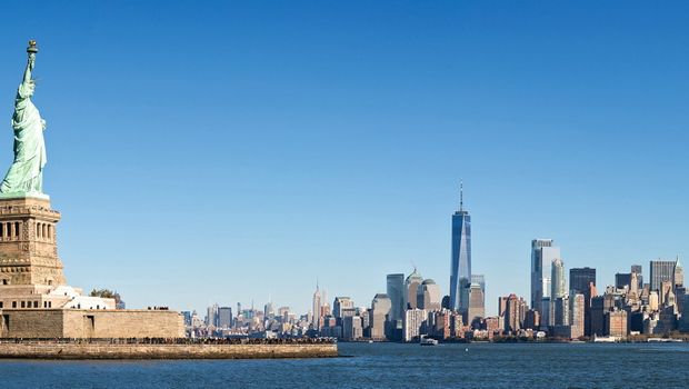 Liberty Island und Manhattan Panorama