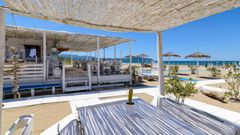 Hotel Mandetta, Strand mit Bar