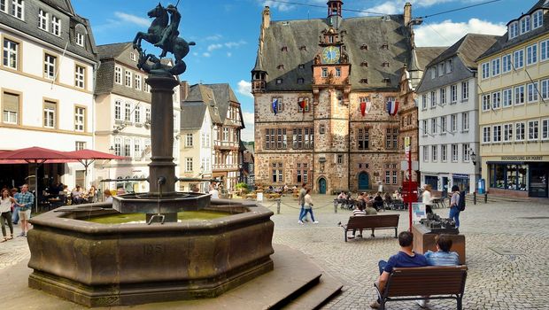Marburg-Biedenkopf, Marktplatz mit historischem Rathaus