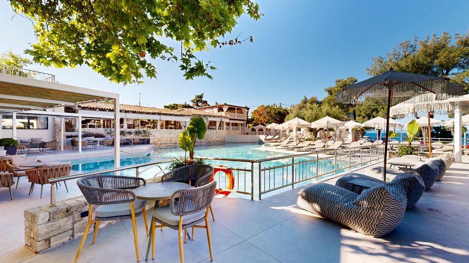 Poolbar