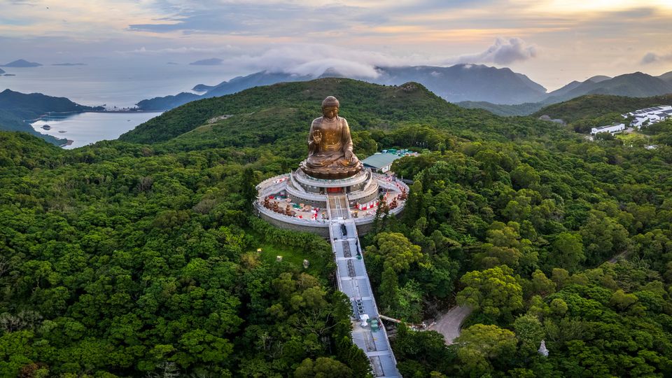 Tian Tan Buddha