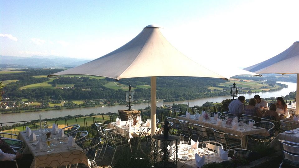 Terrasse mit Blick auf Donautal