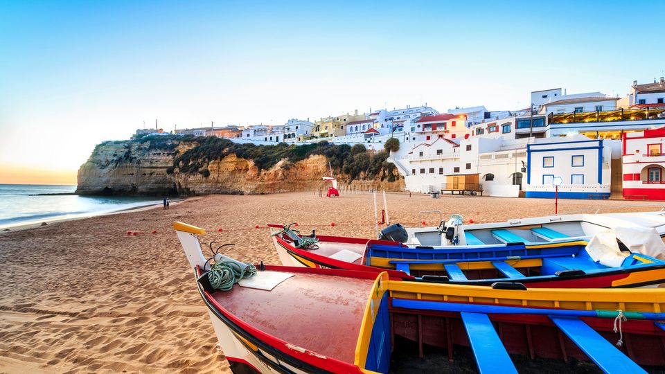 Carvoeiro ©AdobeStock, eunikas Carvoeiro