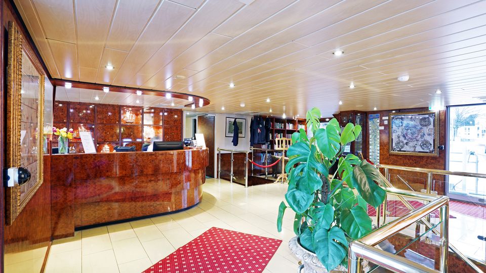 MS Sans Souci, Foyer und Rezeption_1