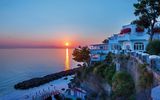 Aussicht am Abend von Hotel La Madonnina auf das Meer bei Ischia, Italien