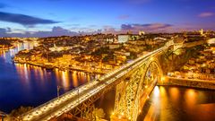 Porto bei Nacht