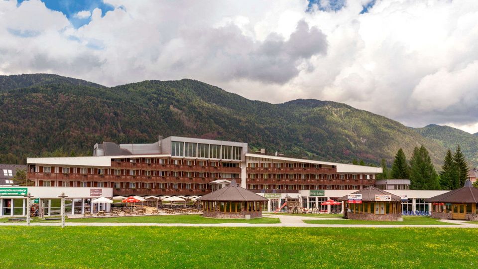 Aussenansicht Ramada Hotel Kranjska Gora