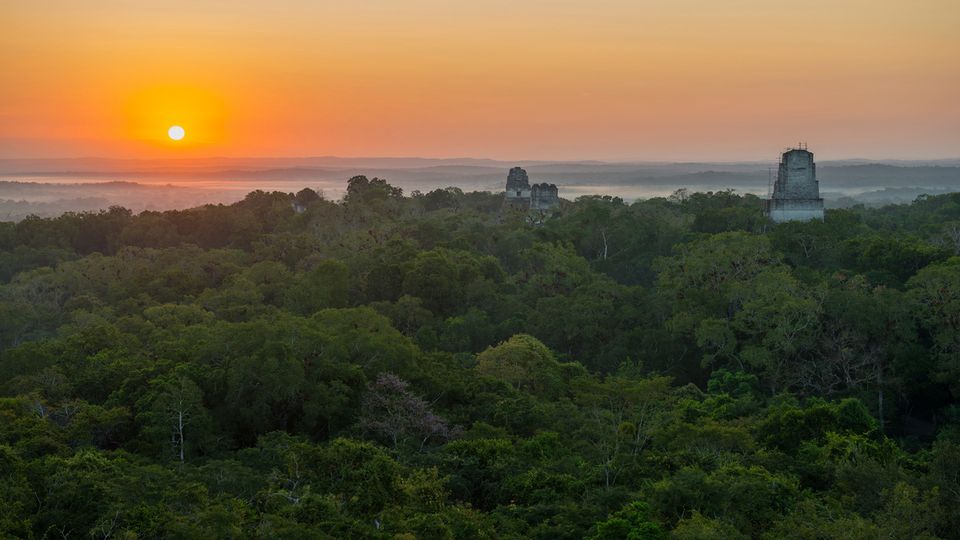 Sonnenaufgang in Tikal