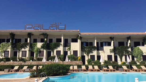 Pool vor Hotel Palau auf Sardinien in Italien