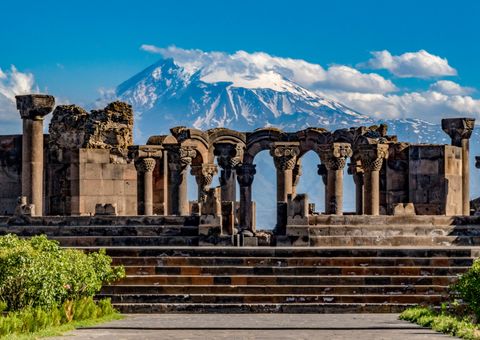 Ruinen Zvartnos Tempel in Yerevan mit Berg Ararat