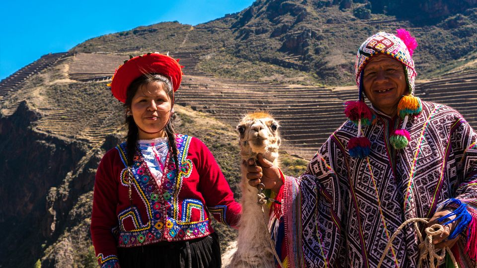 Traditionelle Trachtengruppe nahe Cusco