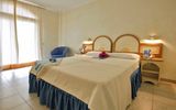 simples Zimmer zum entspannen im Hotel Posada auf Sardinien in Italien