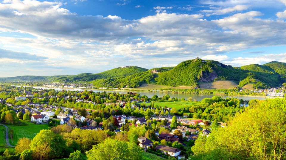 Bonn, Rhein mit dem Siebengebirge