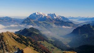 Aussicht auf Berge, Schweiz