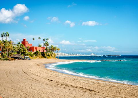 Strand bei Málaga ©Alex Tihonov, AdobeStock Strand bei Málaga