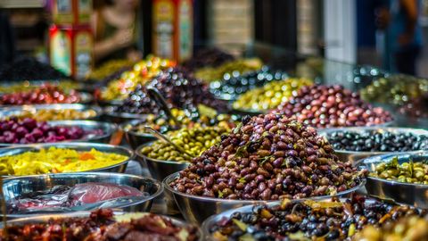 Oliven auf dem Markt auf einer Orient Reise mit sz-Reisen