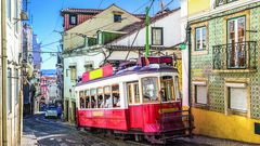 Typische Strassenbahn in Lissabon