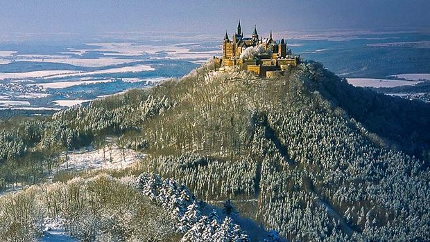 Bisingen, Burg Hohenzollern - Schneelandschaft im Winter