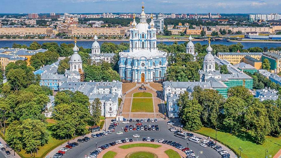 5472_._104_Smolny_Kathedrale_c_Aleksandr_Papichev_-_123rf