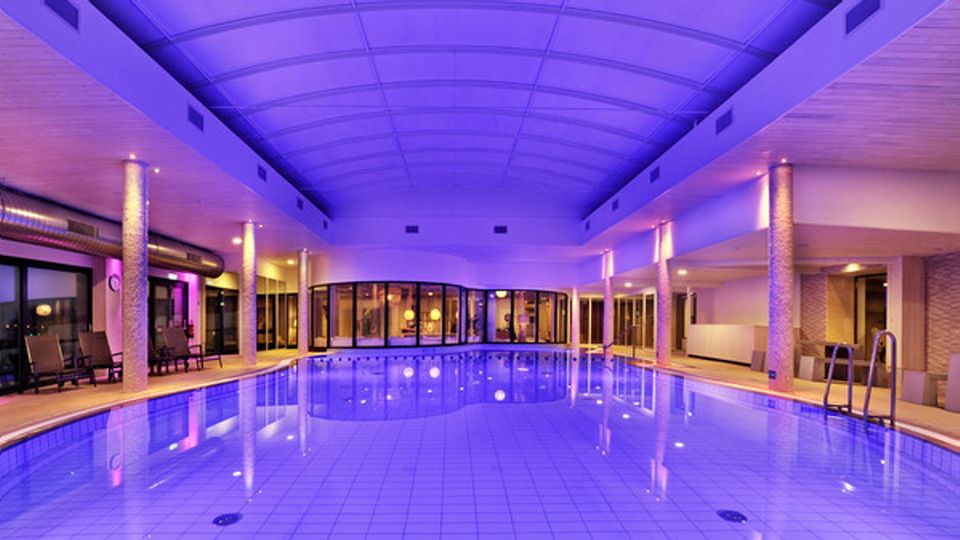 Schwimmbad im Van der Valk Hotel Tiel in Tiel