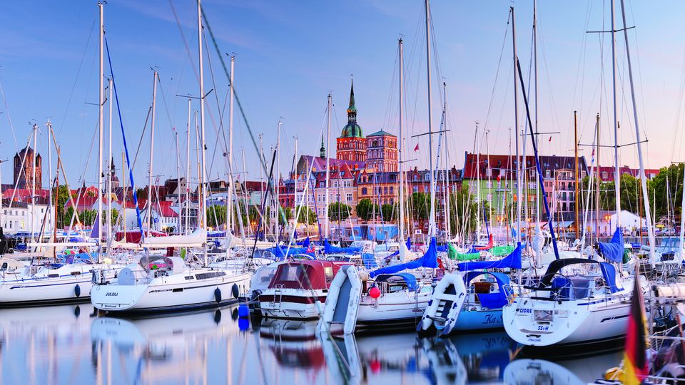 Stralsund Hafen mit St. Nikolai-Kirch