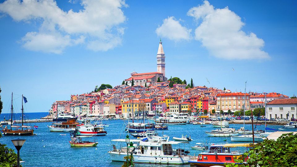 Rovinj vom Meer aus gesehen