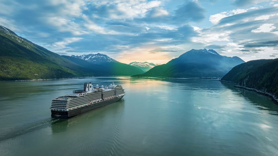 MS Nieuw Amsterdam in Skagway