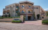 Eingang zum Blu Hotel Morisco in Sardinien, Italien