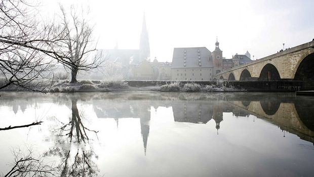Regensburg Steinerne-Bruecke