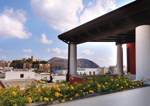 Dachgarten auf dem Grand Hotel Arciduca auf Lipari in Italien