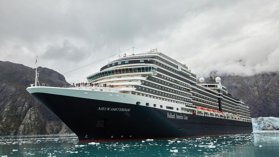 MS Nieuw Amsterdam in Juneau