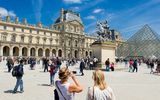 Außenansicht Louvre Paris