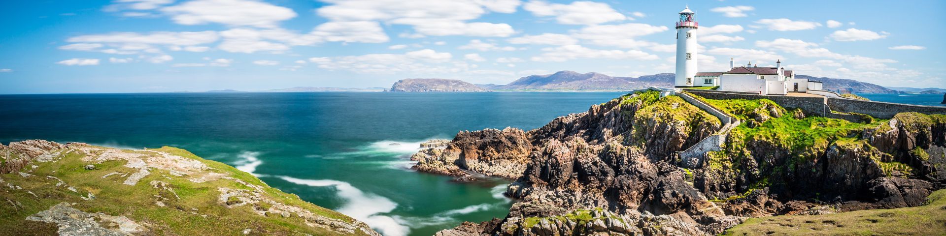 Leuchtturm in Irland bei einer Flugrundreise mit sz-Reisen