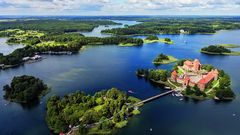 Titelbild _Burg Trakai an einem Sommertag gespiegelt_Original von Grafik bearbeitet