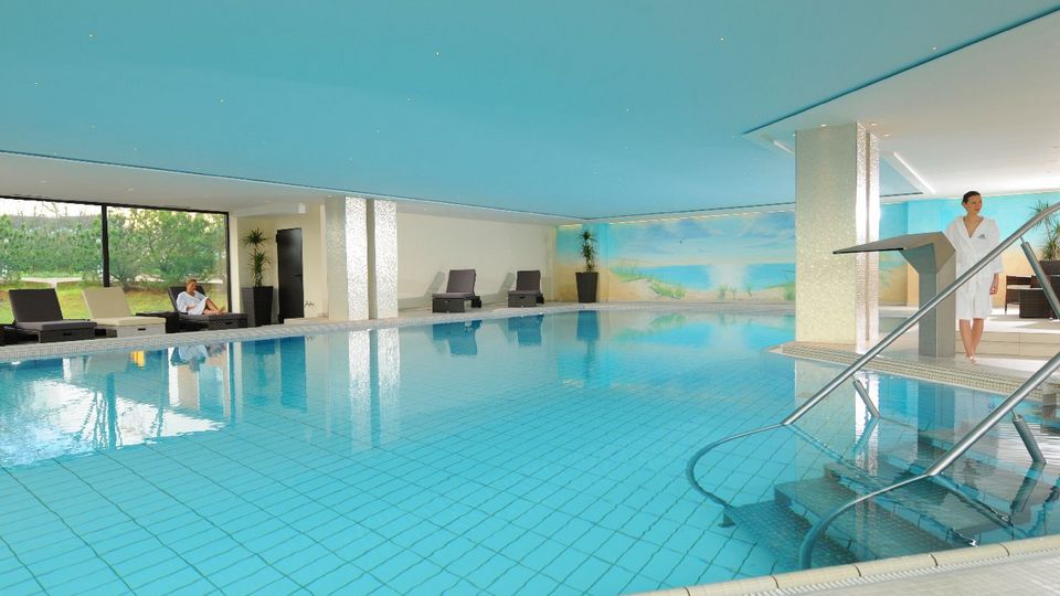 MARITIM Strandhotel Travemuende: Schwimmbad © Maritim Hotelgesellschaft mbH