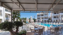 Hotel Maistrali, Restaurant und Pool