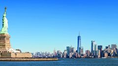 Panorama der Liberty Island und Manhattan
