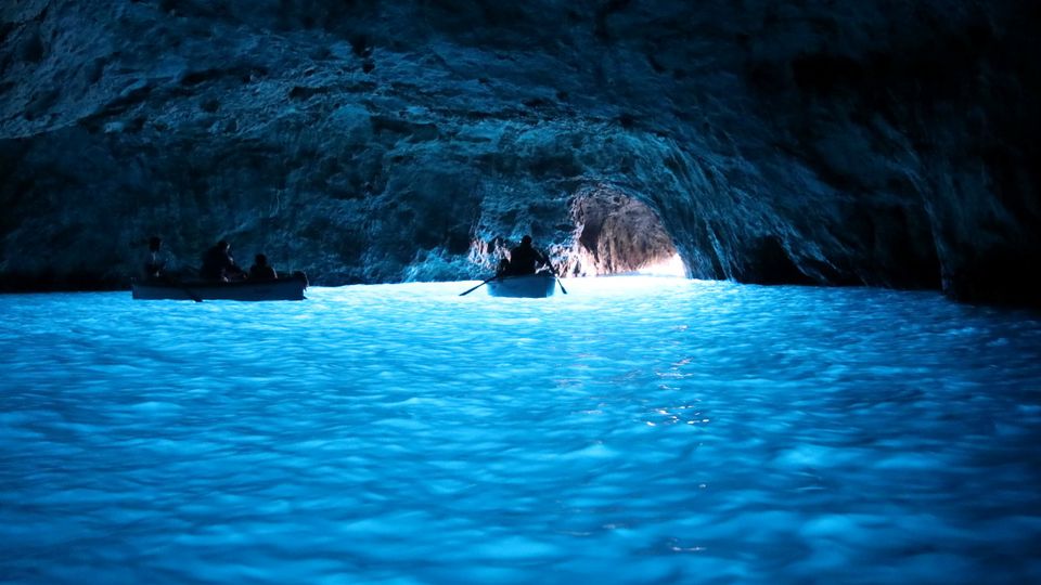 Blaue Grotte an der Küste von Capri