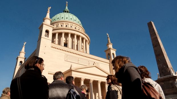 Potsdam Alter Markt Nikolaikirche und Obelisk