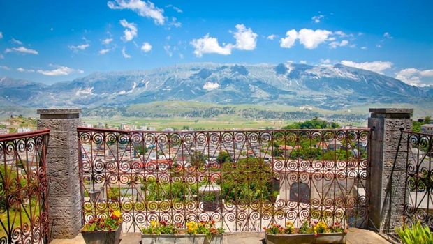 Gjirokastra, Stadt der tausend Treppen in Albanien